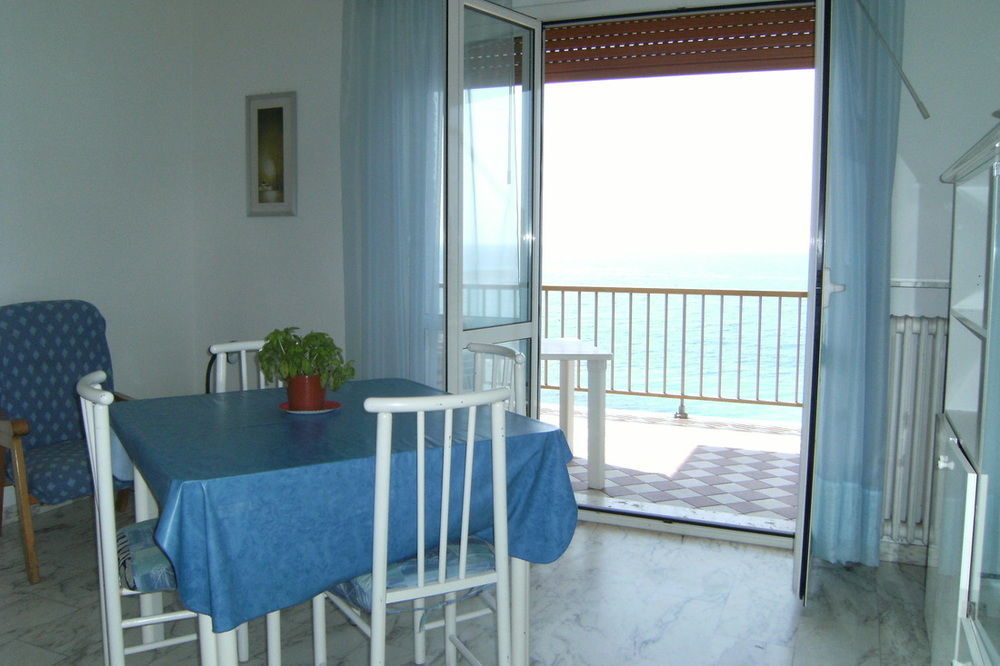 Gaiavacanze Beach Apartment Bordighera Eksteriør bilde